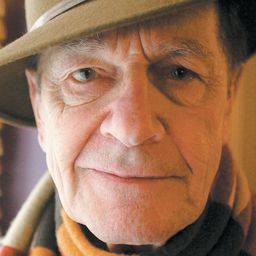 Gabriel Gascon 飾演 Kleber / Doctor