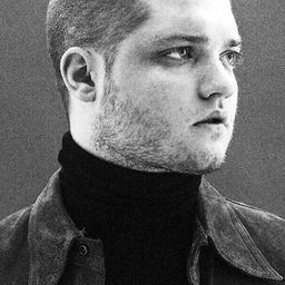 Tomás Kirzner 飾演 Young Paolo