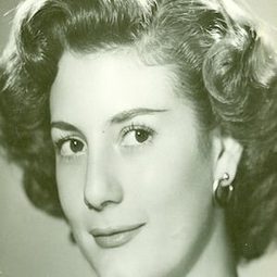 Queta Lavat - The She Wolf's Orgy演員 飾演