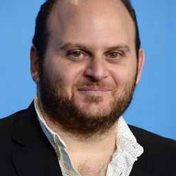 阿倫·薩巴赫 飾演 Director clínica