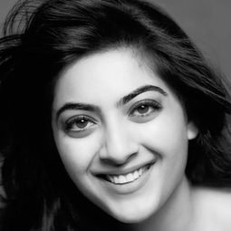 贊恩·瑪麗·汗 飾演 Anushka Tiwari