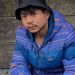 比修·譚強 飾演 Bijou