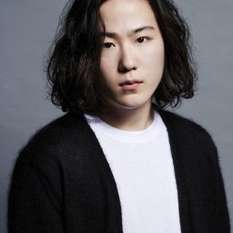 大鶴 佐助 飾演 