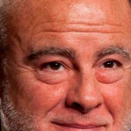 Aitor Mazo 飾演 Elexpuru