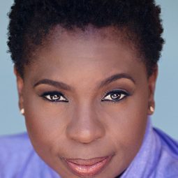 Cheryl Francis Harrington 飾演 Car Rental Worker