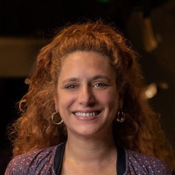 吉賽菈·龐斯·德萊昂 飾演 María Fé