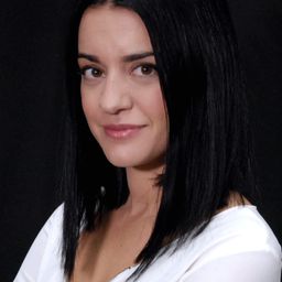 Jazmín Abuín 飾演 Enfermera 2