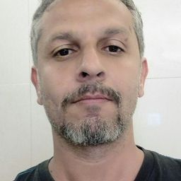 卡比爾·巴蒂亞 - 踏破鐵鞋回家路導演