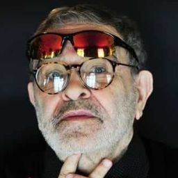 Fernando Arrabal 飾演 Self