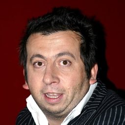 Michel Muller - 一個婚禮兩條心演員 飾演L'homme-grenouille / Le douanier