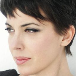 Teresa Salgueiro 飾演 Herself