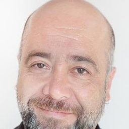 Roberto Prieto - 炙愛恆情演員 飾演Man Discussing Hostelry 1