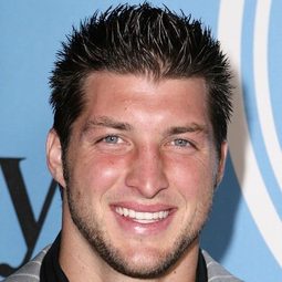 Tim Tebow 飾演 Self