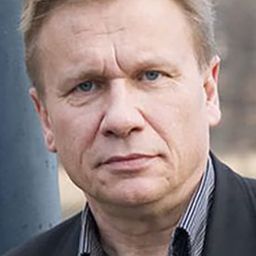 Pertti Koivula 飾演 Matti