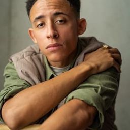 John Leader 飾演 Calvin