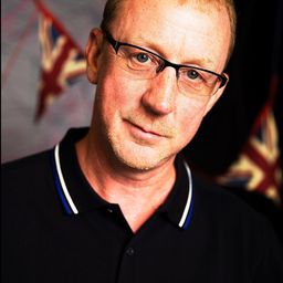 Dave Rowntree 飾演 Self