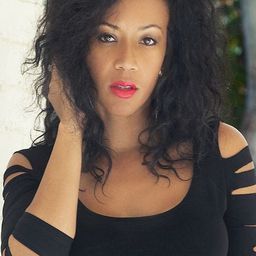 Cinderella Graham 飾演 Jules