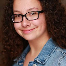 瑪雅·弗朗索伊 飾演 Sammy