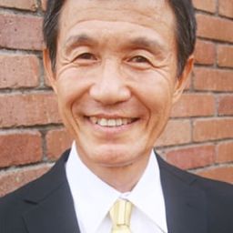 山下ケイジ 飾演 