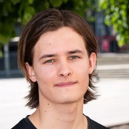 Bruno Baer 飾演 Kalle