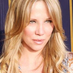 Kari Whitman 飾演 Suzanne Morrison