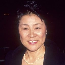 Shizuko Hoshi - 雙妹奪郎記演員 飾演Mrs. Chang