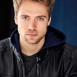 Pablo Sandstorm - 嗜殺路人丙演員 飾演Neil