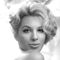 Tere Velázquez 飾演 Patricia