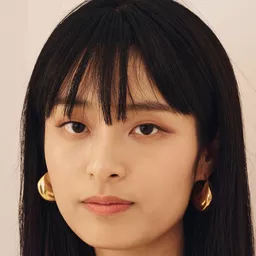 Bella Kim 飾演 Soo-Ha