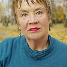 Sabine Wackernagel 飾演 Elfie