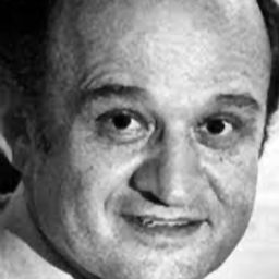 Bernard Fitch 飾演 Carlino