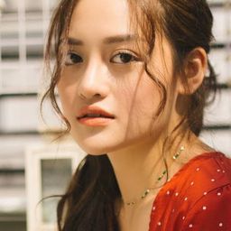 Thùy Anh 飾演 Khanh