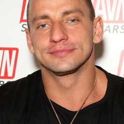 維塔利·茲多羅夫茲斯基 飾演 Vitaly