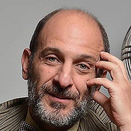 Fabio Marcoff 飾演 Pastor Ismael