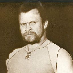 Rocky Giordani 飾演 Bert