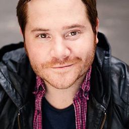 Leon Cain 飾演 Mourner