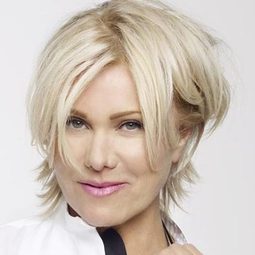 Deborra-Lee Furness 飾演 Self