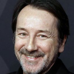 Jean-Hugues Anglade 飾演 Gordon Coburn