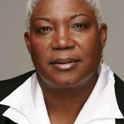 Firmine Richard 飾演 Marie-Thérèse