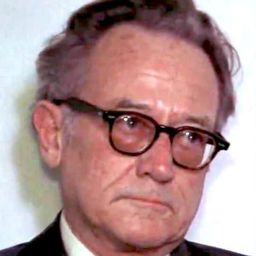 Robert Nevin - 大白鯊演員 飾演Medical Examiner