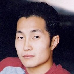 John D. Kim 飾演 Former NASA Researcher
