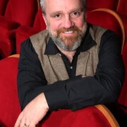 Ivan Pecnik 飾演 Garagist