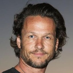 Martin Dingle-Wall - 為金牌而游演員 飾演Calvin Carpenter