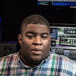 Salaam Remi 飾演 Self