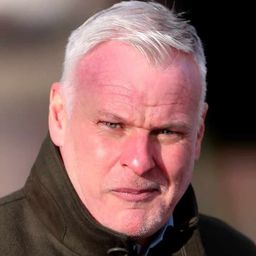 Harvey Stephens 飾演 Damien Thorn