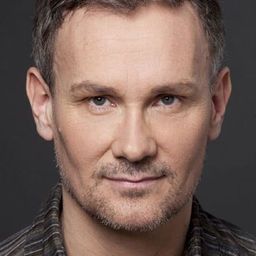 史蒂夫·庫名 飾演 Duke Tobias Celsbury