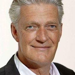 Max Moor 飾演 Günther