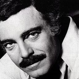 Rubens de Falco 飾演 Judge