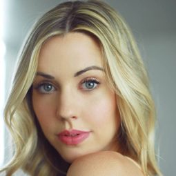 Samantha Cope - My Husband's Secret Brother演員 飾演Jacqueline Everstone