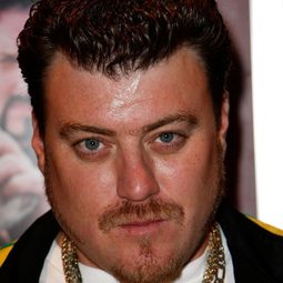 勞伯·威爾斯 飾演 Ricky